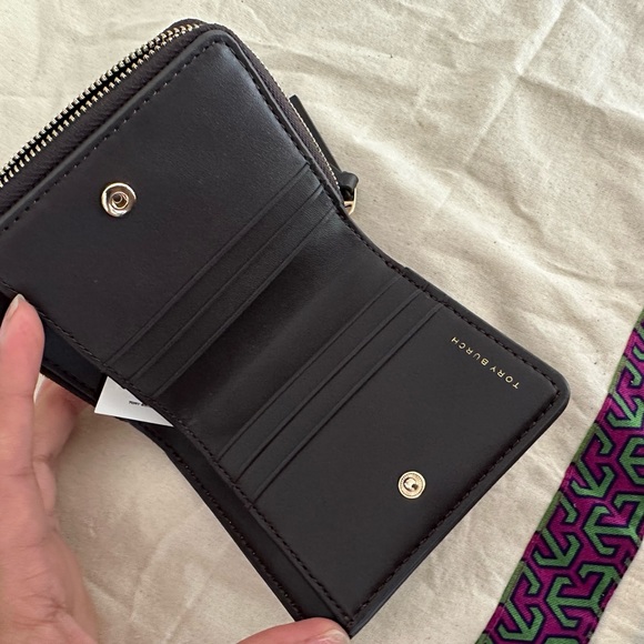 New Tory Burch Thea Embossed Bi Fold Wallet Dark Mahogany Gold Brown - Picture 4 of 6